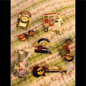 🎸 7 vintage Hard rock cafe pins 🎸